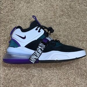 Nike Air Force 270